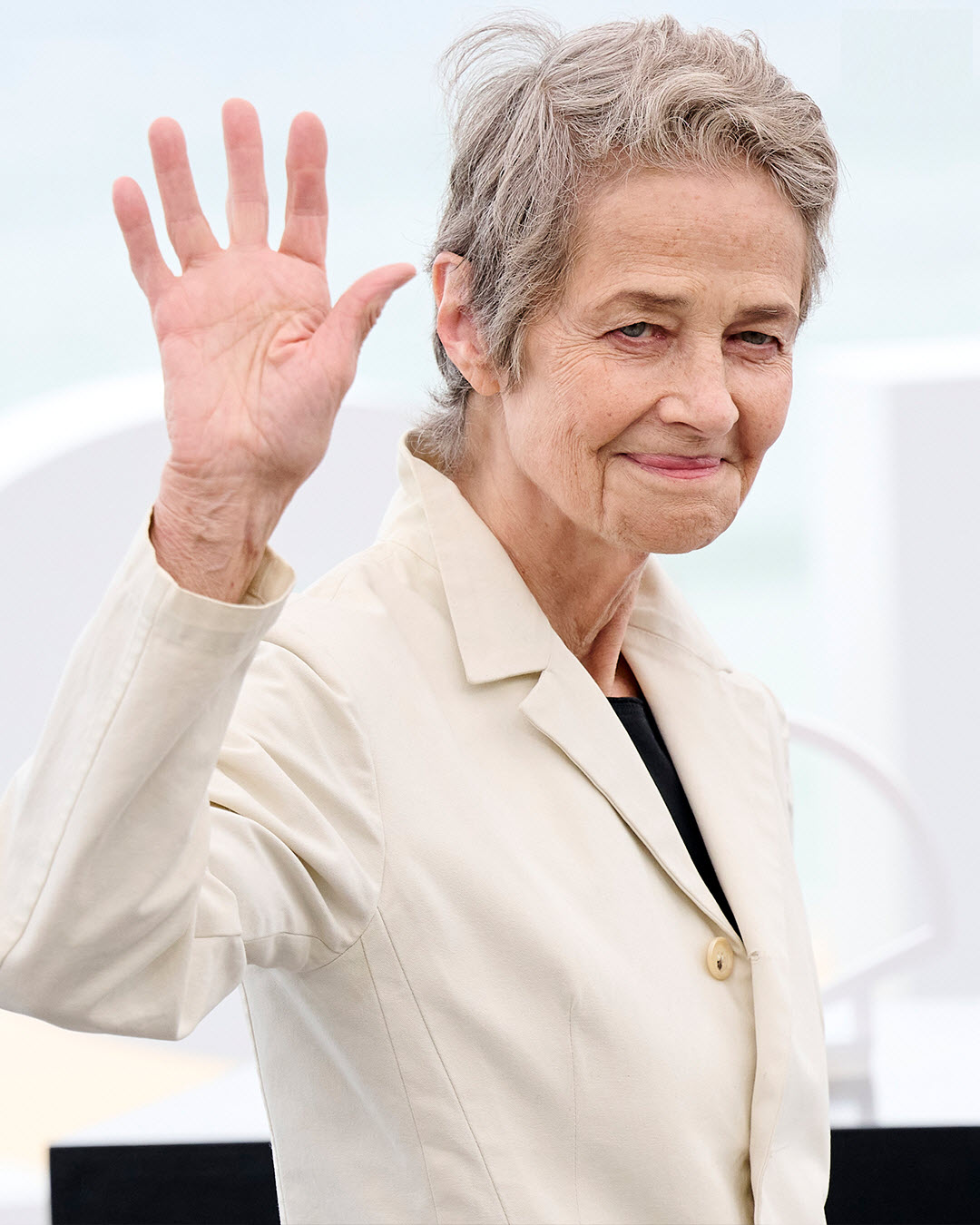 HT6. Charlotte Rampling Stuns at 78 Without Plastic Surgery: A Timeless Beauty
