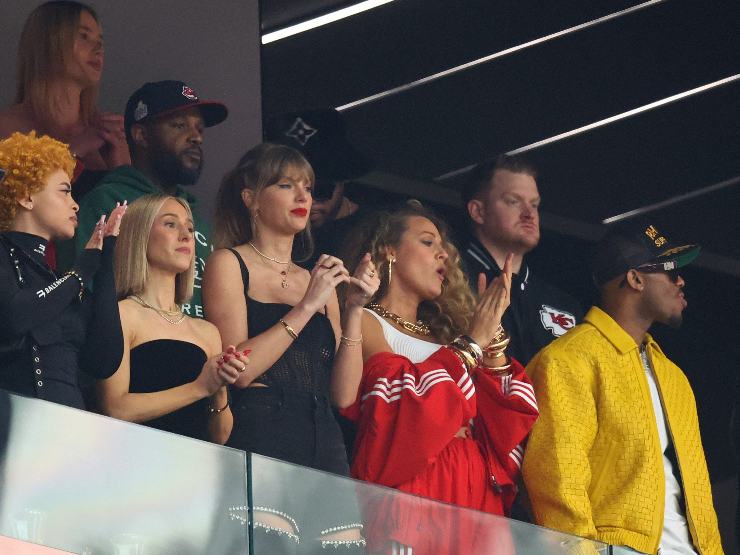 HT6. At the Super Bowl, fans caught Taylor Swift bursting into laughter when an unexpected crowd moment unfolded
