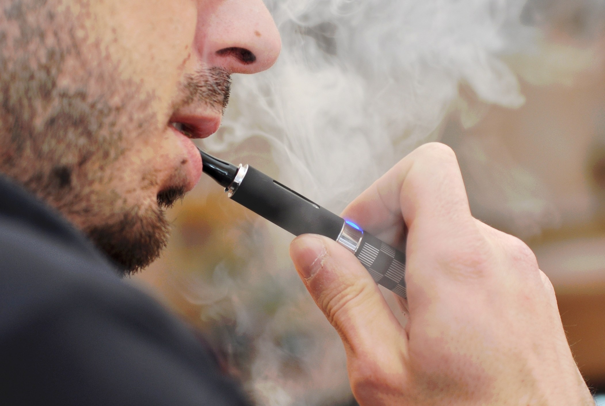 HT6. Doctor warns of health risks linked to nicotine-free vaping