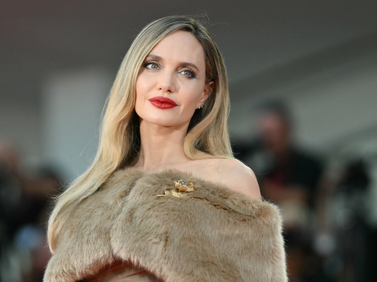 HT6. Angelina Jolie, 49, Is Showing Off Her New Boyfriend… And You Better Sit Down, Because You Might Recognize Him.