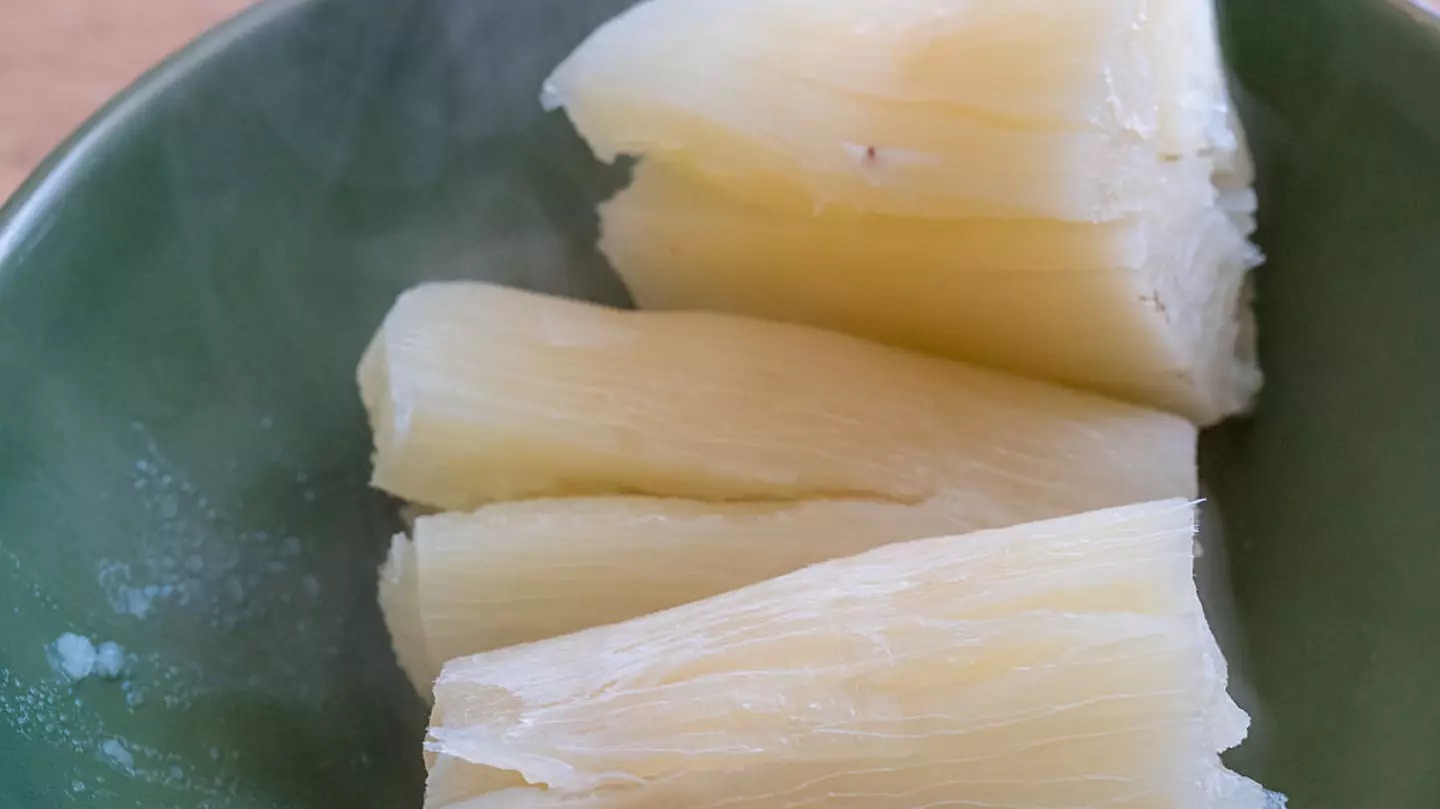 HT6. World’s ‘deadliest food’ kills 200 each year