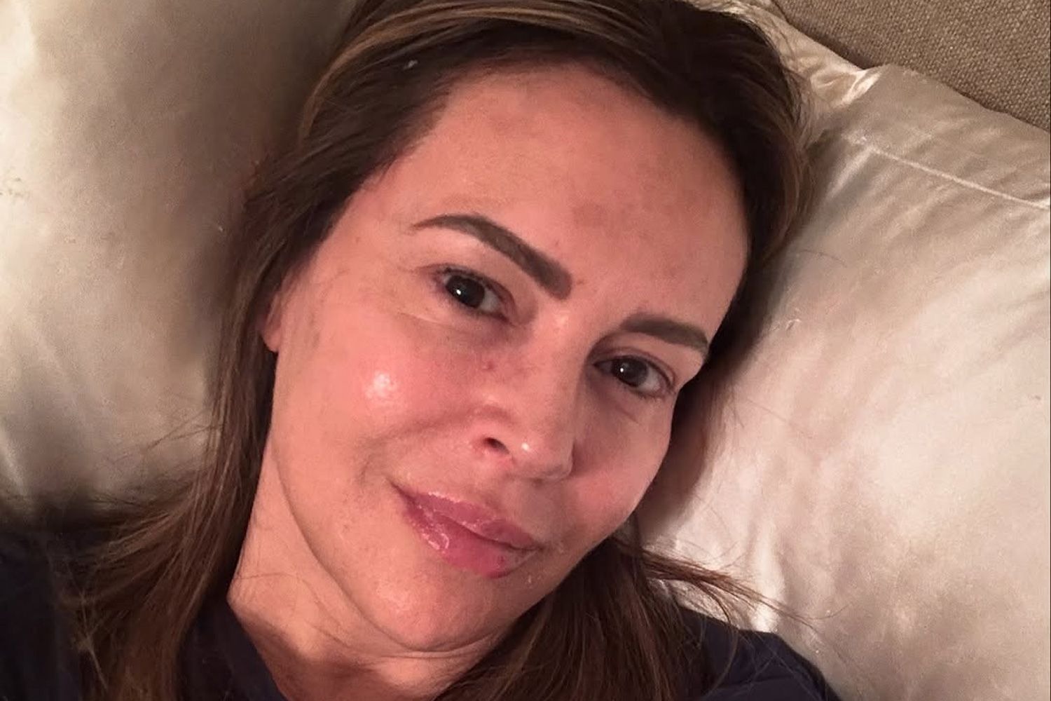 HT6. Alyssa Milano, 52 , Shows 0ff More Than She Wanted To