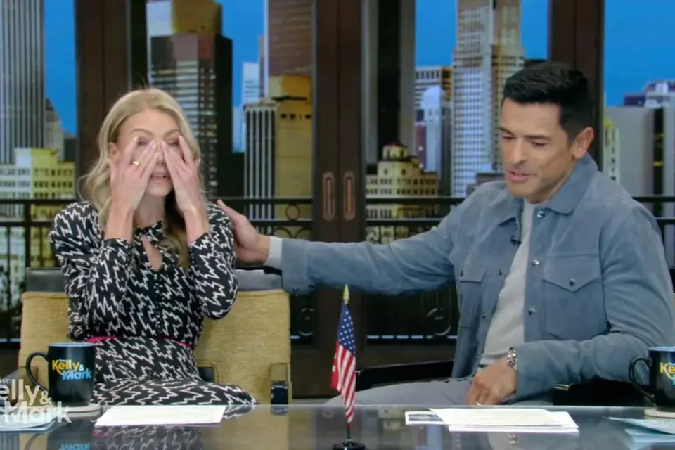 HT6. KELLY RIPA BREAKS DOWN LIVE ON AIR: Mark Consuelos Drops Heartbreaking Family Bombshell, Leaving Fans in Tears!