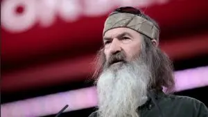 HT6. ‘Duck Dynasty’ Patriarch Phil Robertson Dies At 79 After Battle With Alzheimer’s