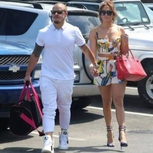HT6. Jennifer Lopez, 54, is showing off her new boyfriend… and you better sit down, because you might recognize him!
