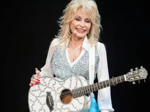 HT6. Dolly Parton Will Sadly Stop Touring