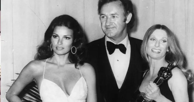 HT6. This original Oscars photo from 1972 is not edited. Observe it closely