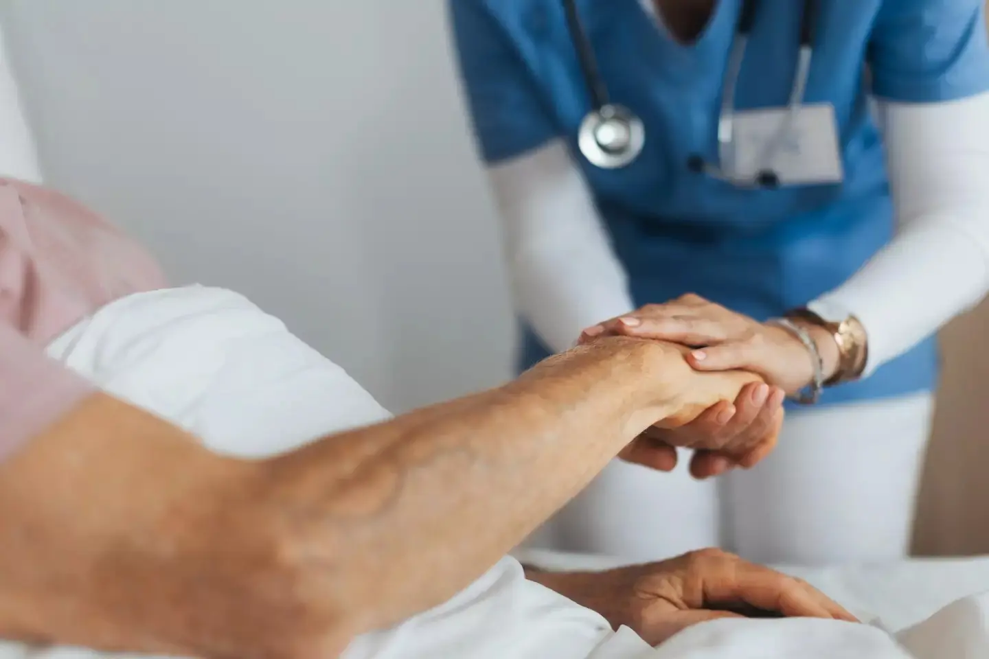 HT6. Recognizing the Signs Your Parent May Be Approaching the End of Life: Key Indicators and How to Support Them