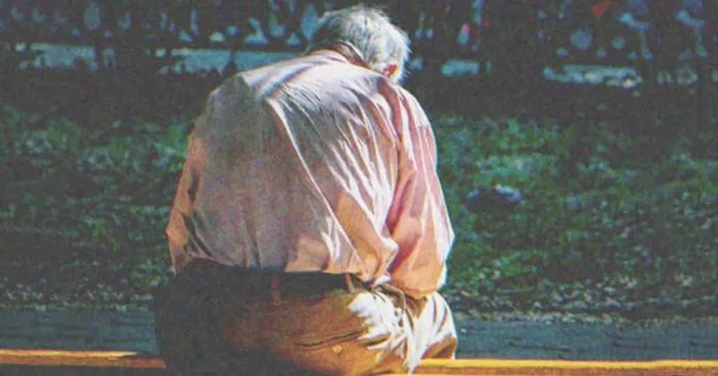 HT6. A man who divorced his wife of 47 years begs for her