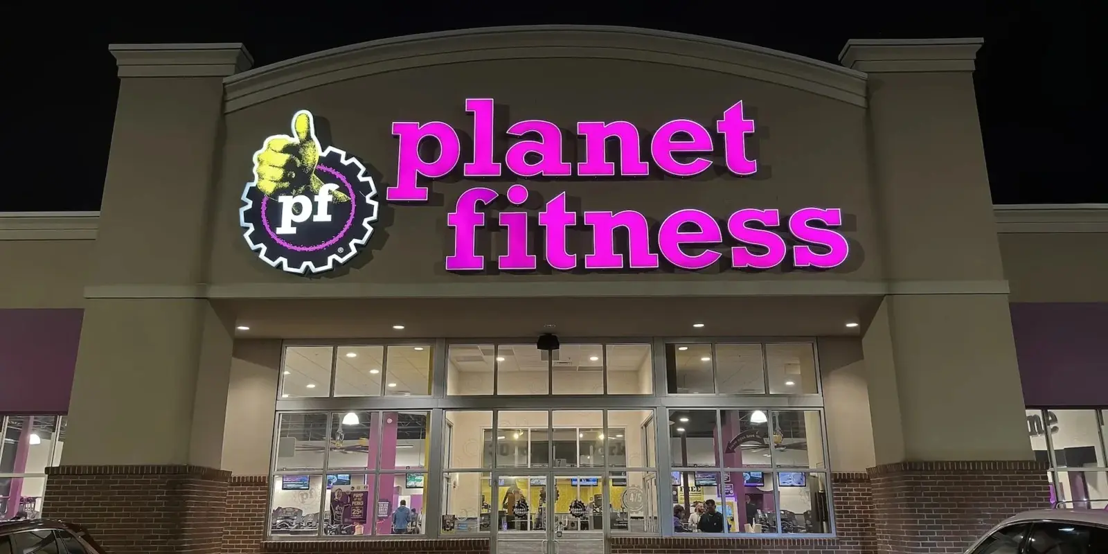 HT6. How the transgender controversy affected Planet Fitness’ stock price?