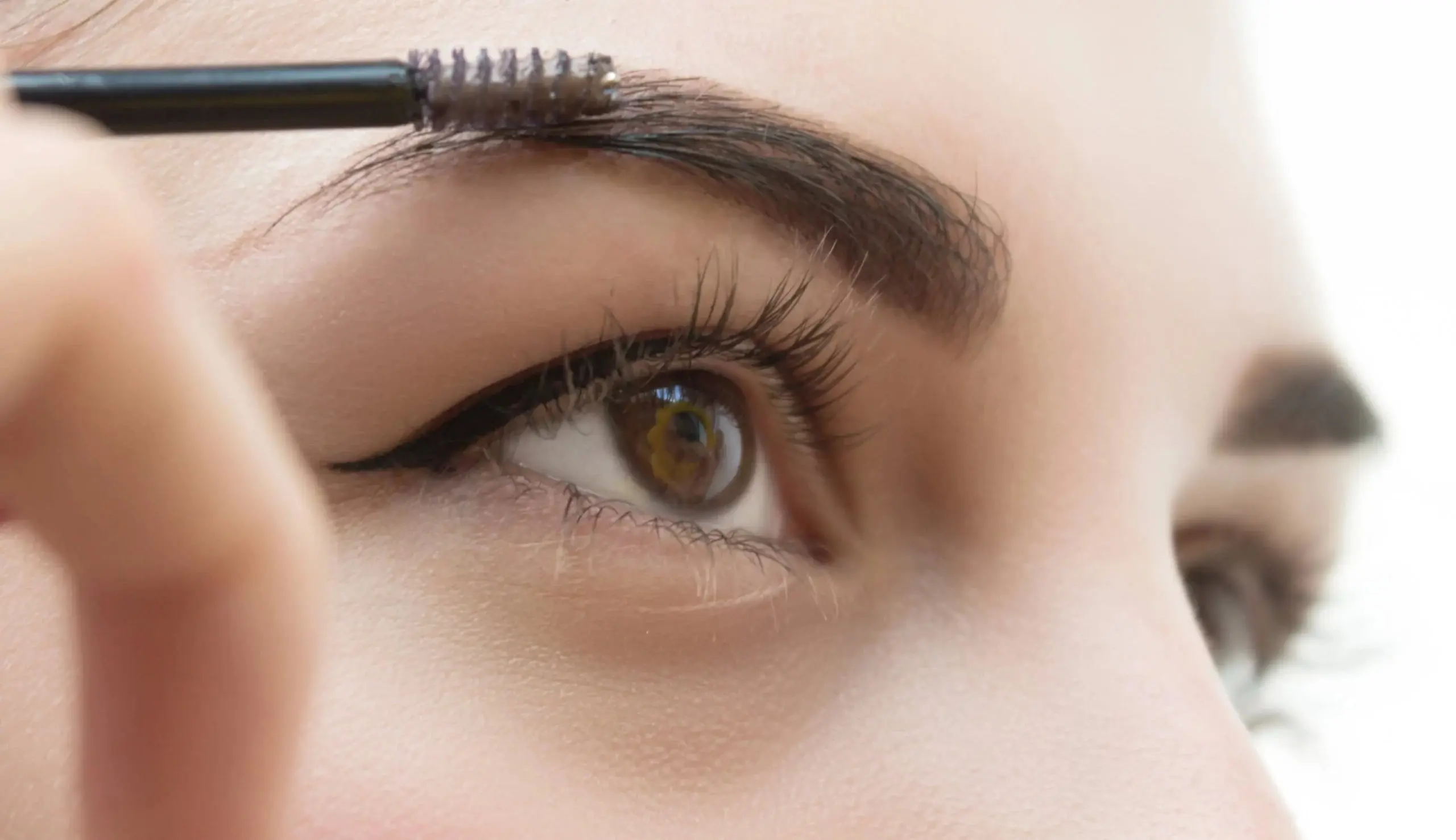 HT6. Halo Brows: The Latest Eyebrow Trend Taking Over Social Media